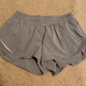 Lululemon Hotty Hot shorts 6